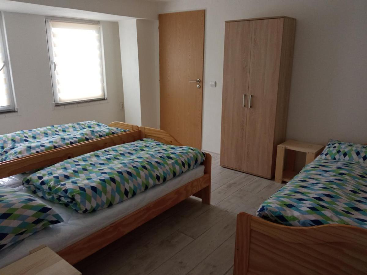 Apartman Hulin, Chrastany Exteriör bild