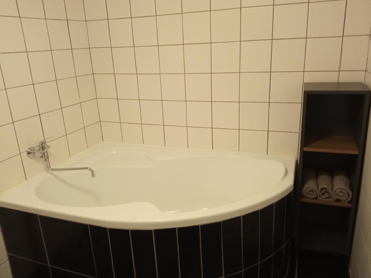 Apartman Hulin, Chrastany Exteriör bild